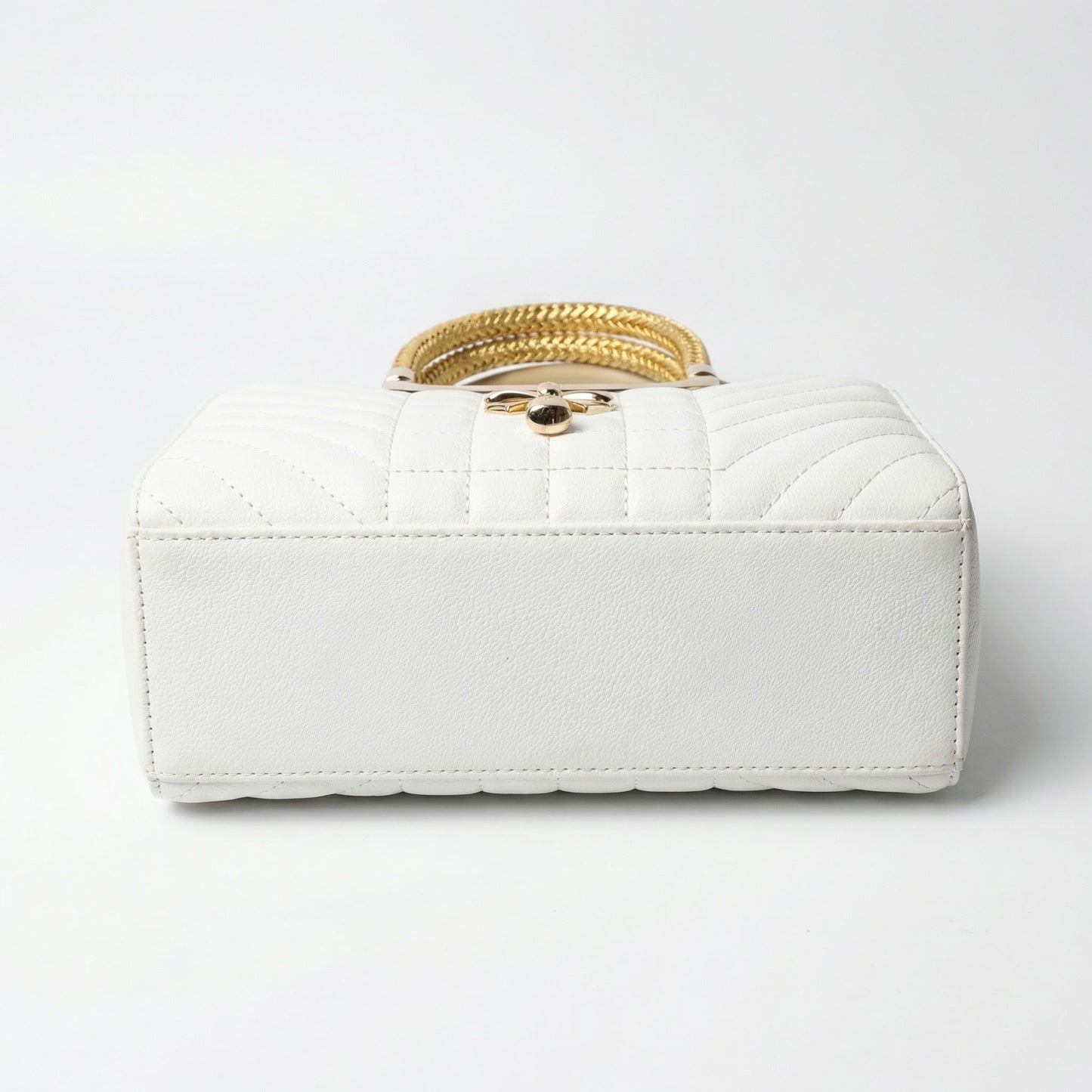 Pearl White Quilted Classic | Levenza