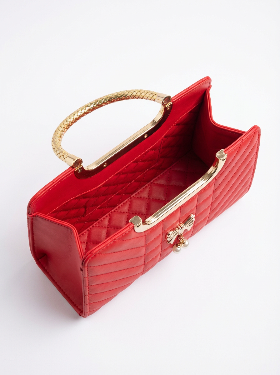 Crimson Red Quilted Classic | Levenza